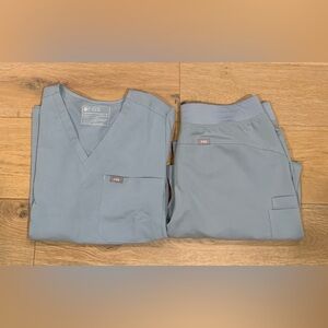 FIGS Women's Dusty Blue Light Blue Scrub Set | Catarina Top M | Kade Pants LP